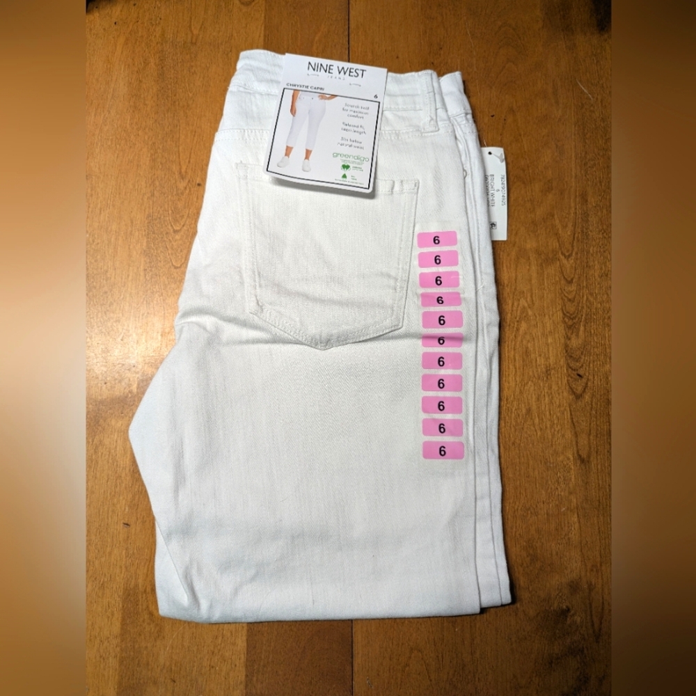 3/$14 Nine West White Chrystie Capri